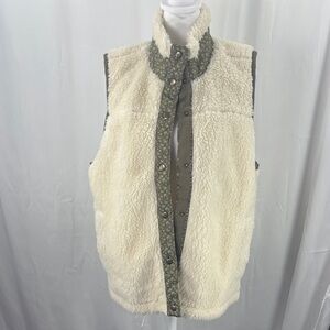 Madewell Ivory Sherpa Vest with Olive Details